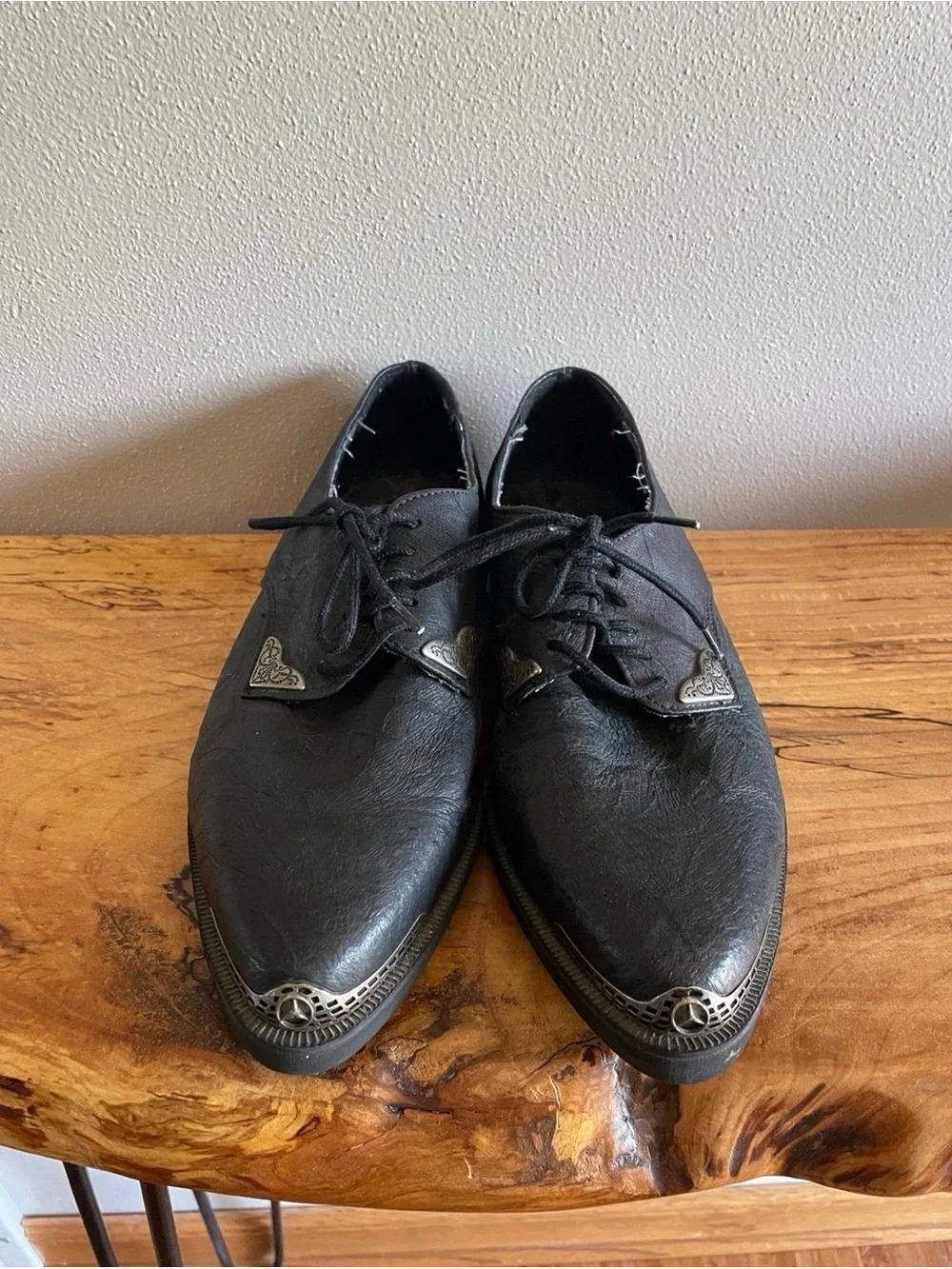 Mario de Gerard Men's Black Lace-Up Derby Shoes with Decorative Metal Accent